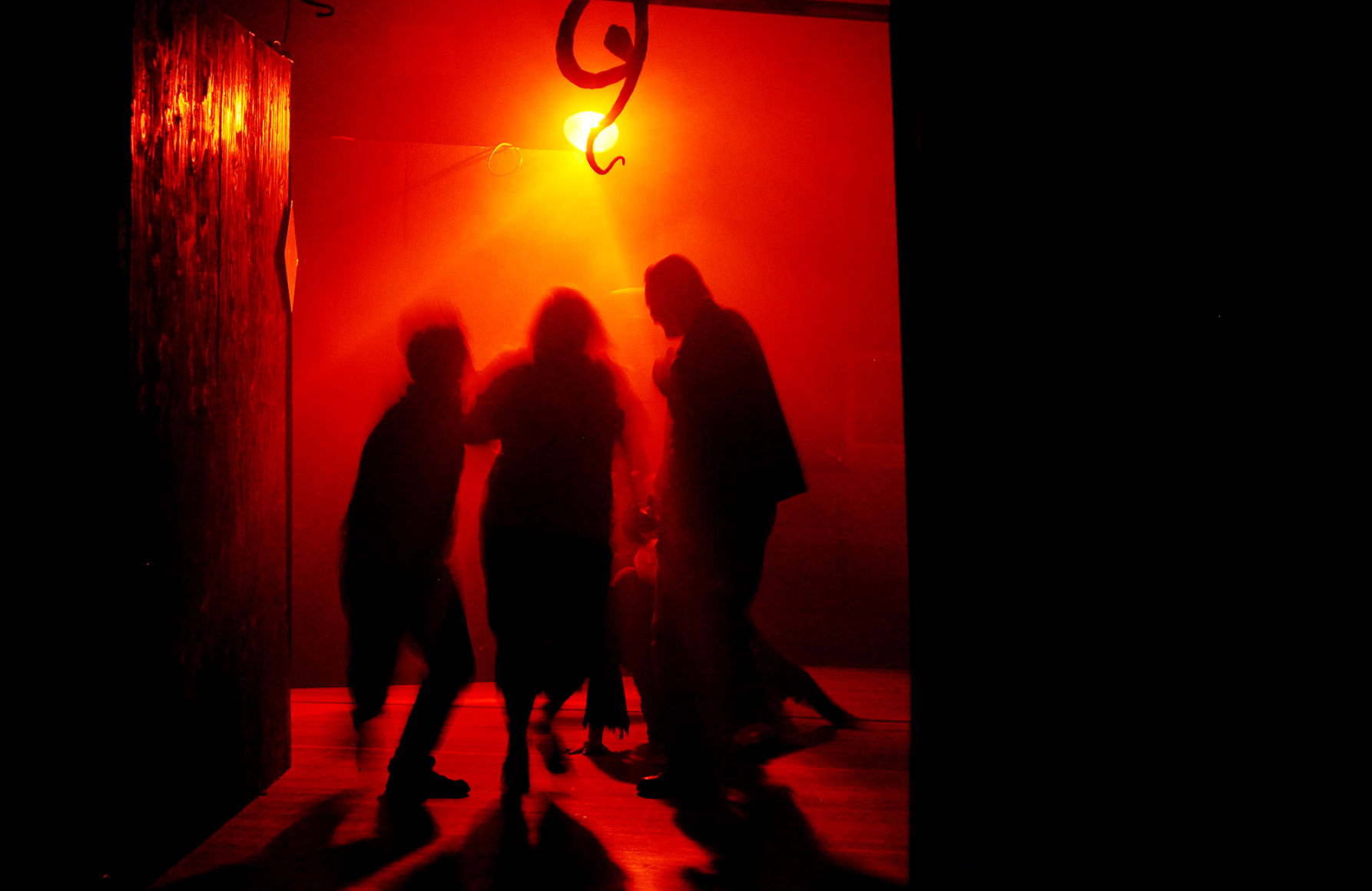 news.131012.bucoda.haunted.house.lhb901.JPG
